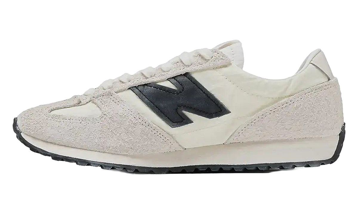 471 "Linen Angora Black" U471AM