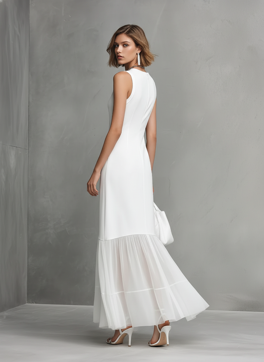 Elegante abito bianco senza maniche per donne in seta di latte e pannelli in chiffon