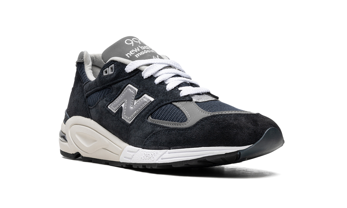 990V2 "Navy/White" M990NB2