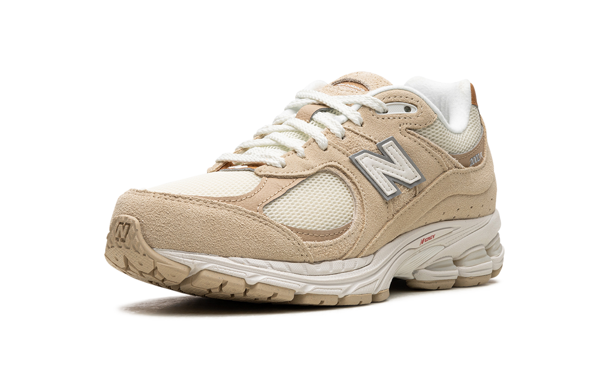 2002R "Sandstone" M2002RSC