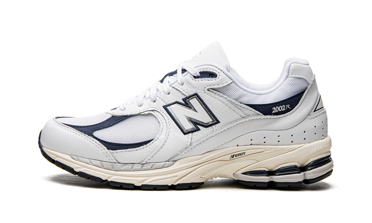 2002R "White / Natural Indigo" M2002RHQ