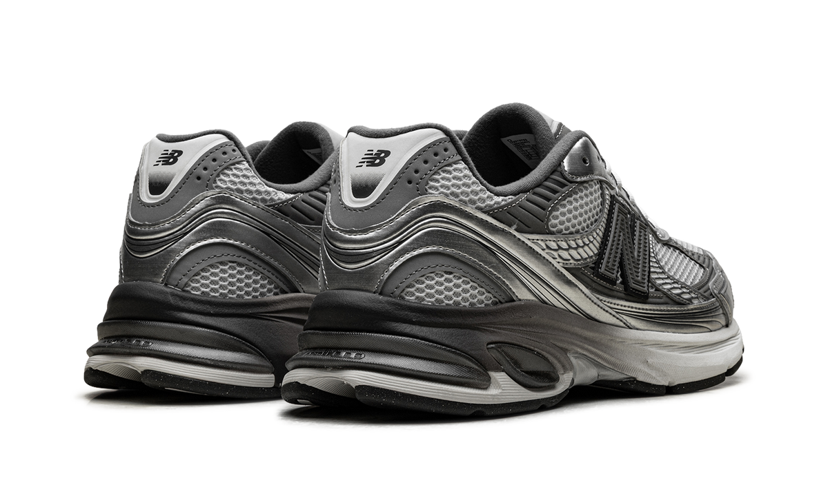2010 "Metallic Silver Grey" U2010753