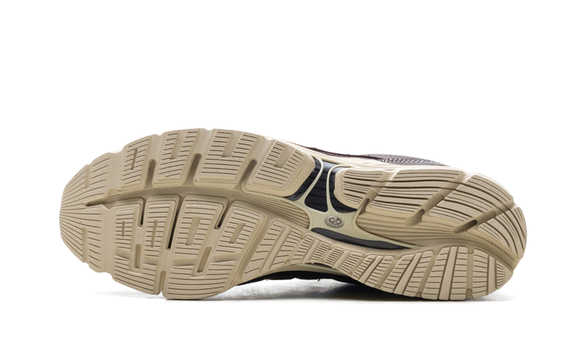 Kith x New Balance 2011 "Bark" U201130Y