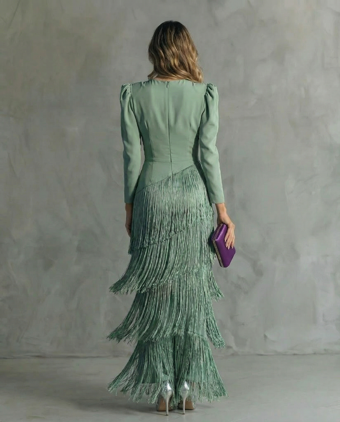 CAMILLA | ABITO MIDI ELEGANTE CON MANICHE A FRANGE