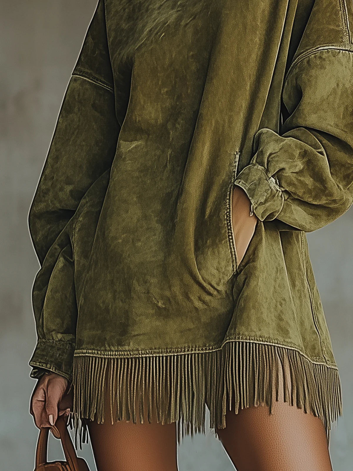 Amalia ║ Vestito in suede con collo alto e frange
