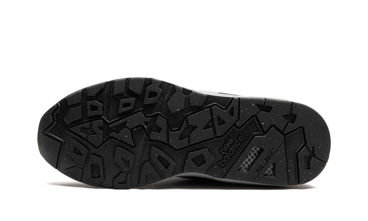 580 "Black Shadow Grey Silver Metallic" MT580MDB