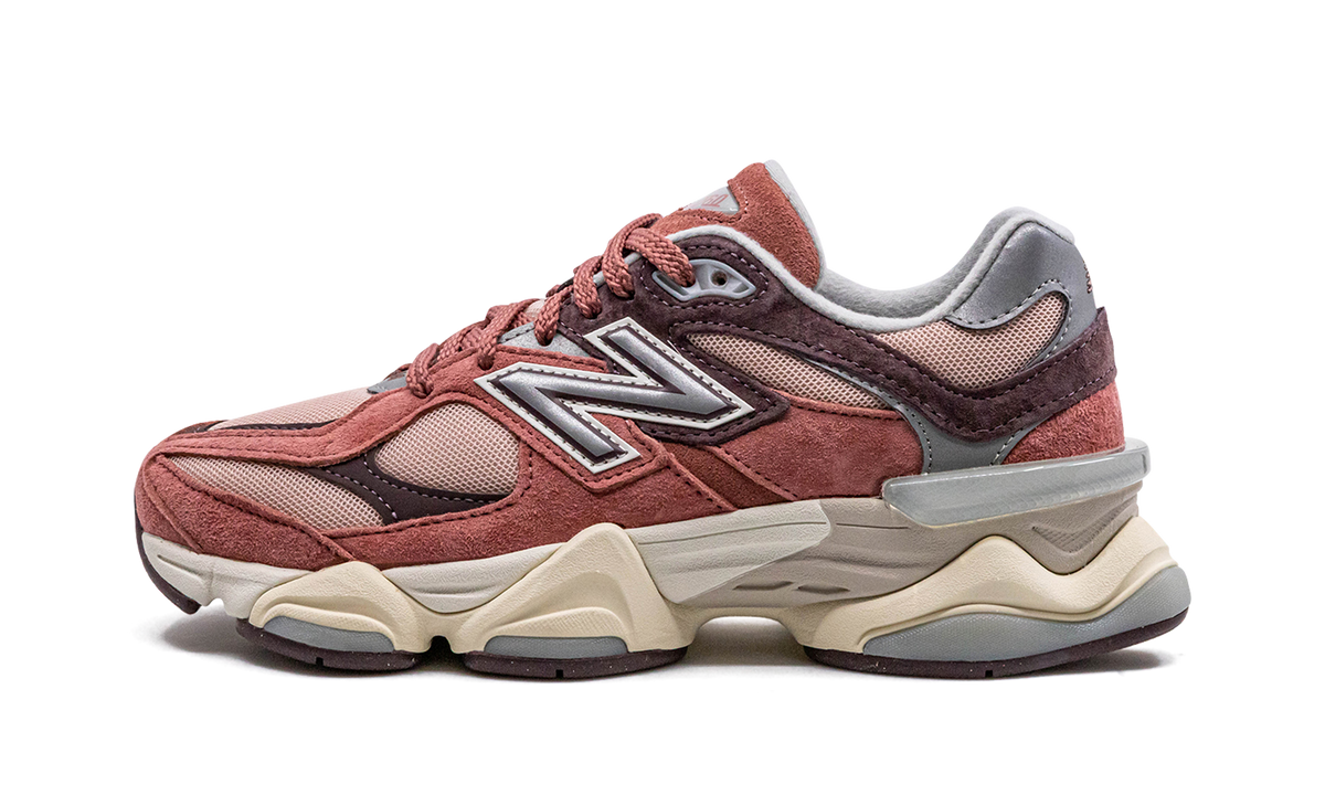 9060 "Mineral Red/Truffle" U9060TRU