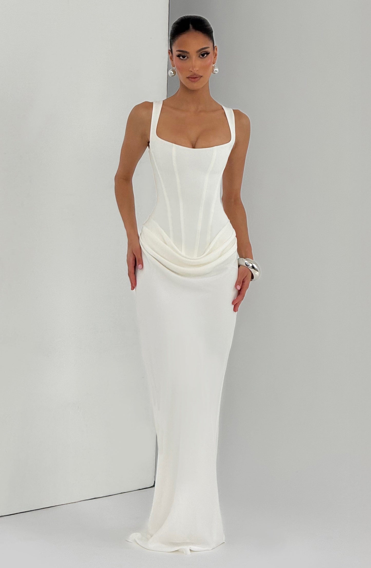 Luna · Abito maxi con scollatura quadrata