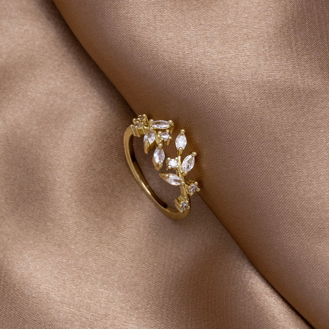 Anello in Vite di Cristallo in Oro 18K