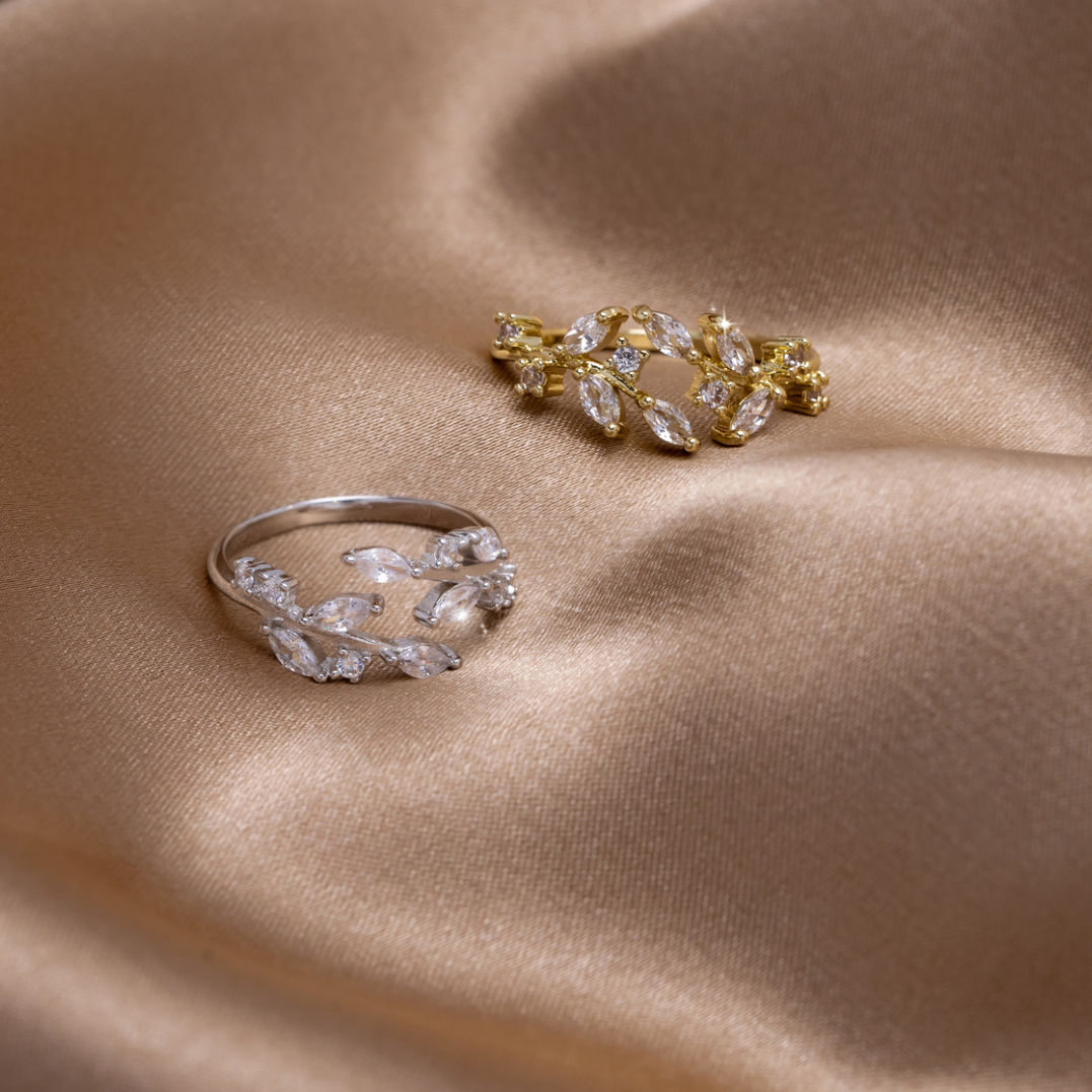 Anello in Vite di Cristallo in Oro 18K