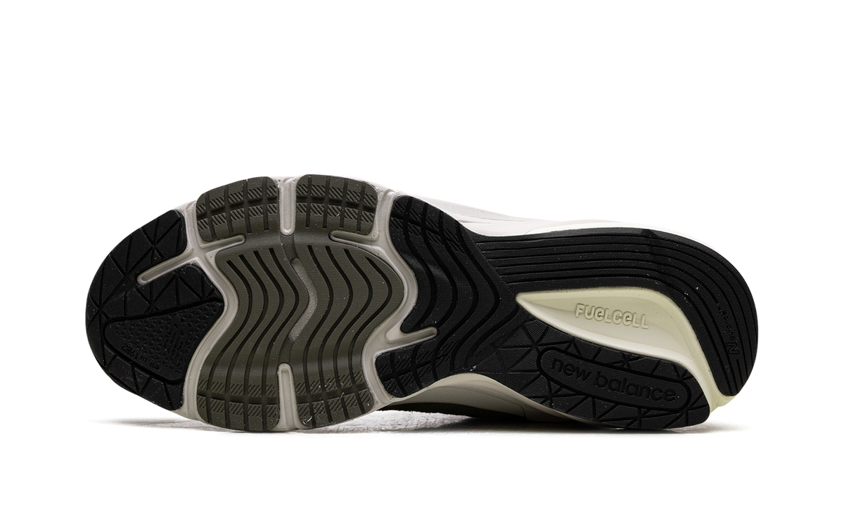 990v6 "True Camo" U990TB6
