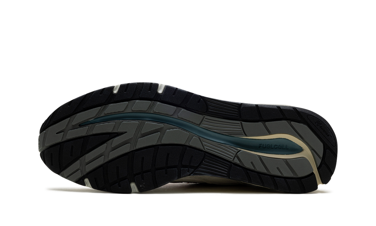 991v2 "MiUK Kith Madison Square Garden" U991KT2
