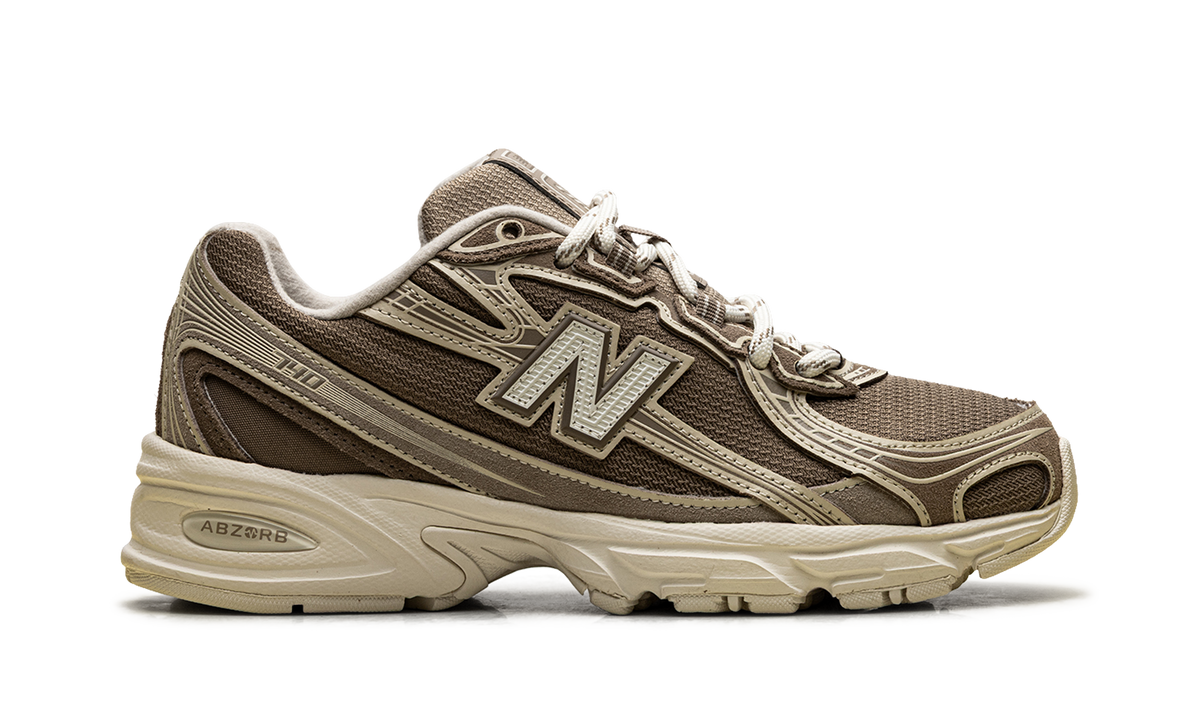 740 "Mushroom Linen" U7403TR