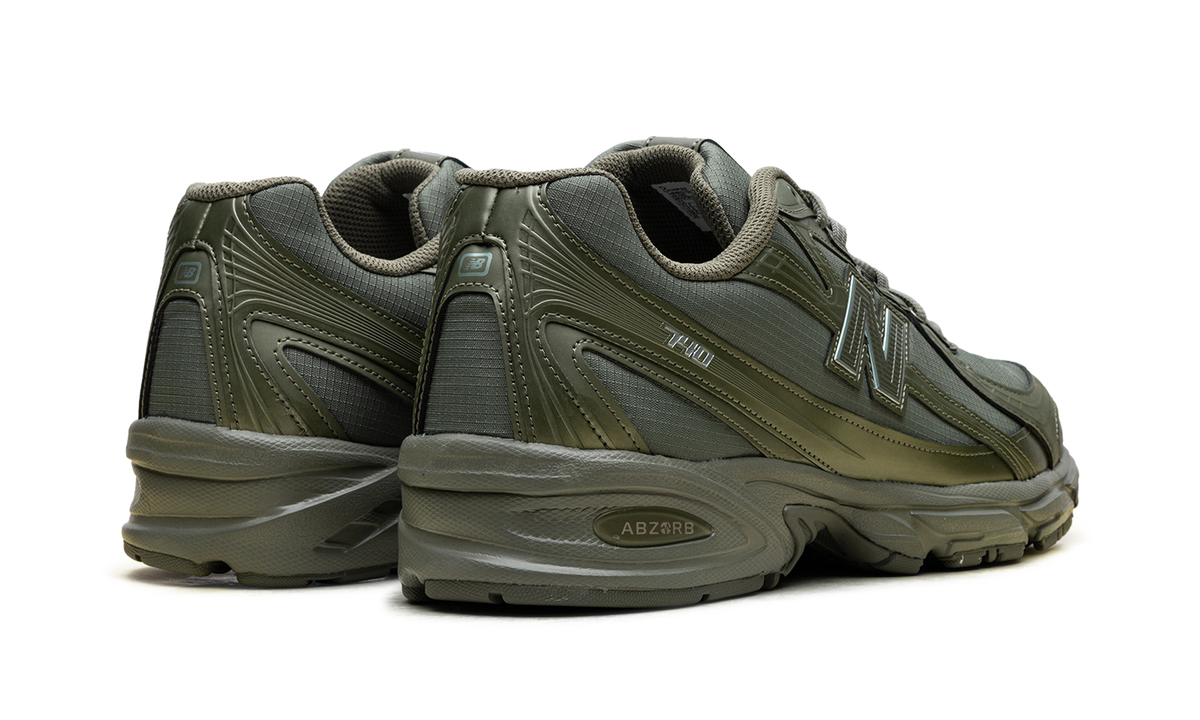 740 "Dark Olive Vine" U740RS2