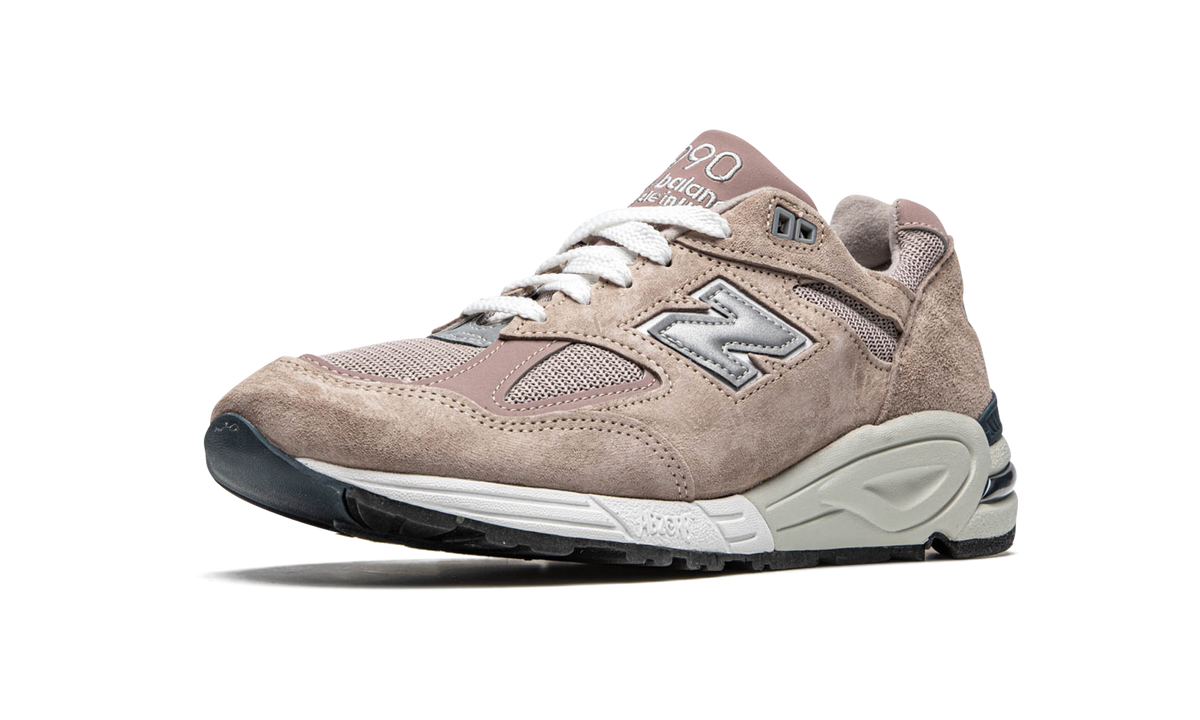 990v2 "Kith - Dusty Rose" M990K2
