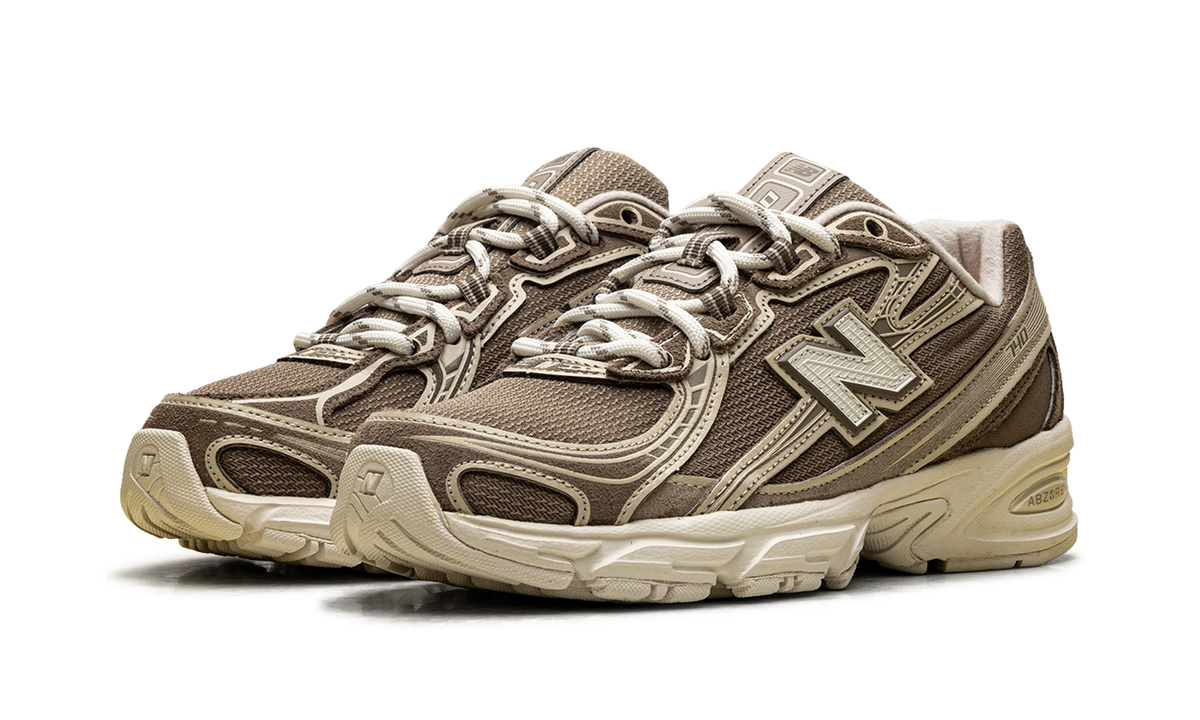 740 "Mushroom Linen" U7403TR