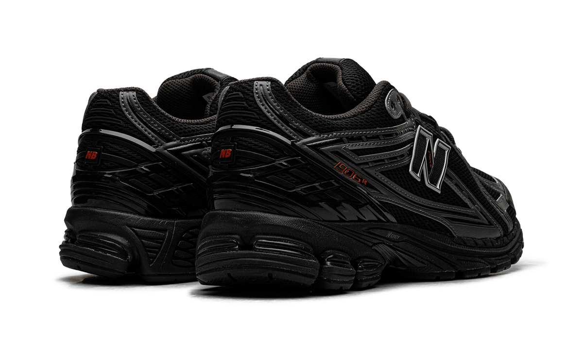 1906R "Black Grey Graphite" U19069L0
