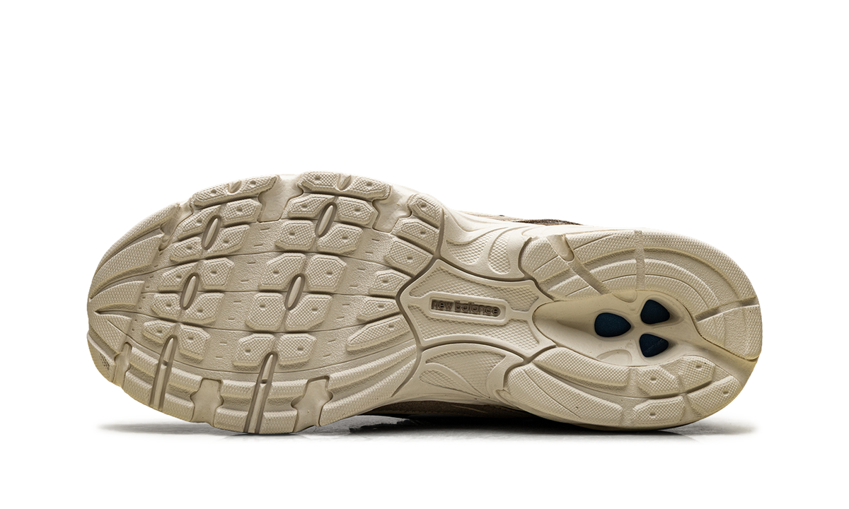 740 "Mushroom Linen" U7403TR