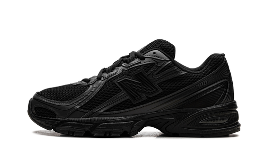740 "Triple Black" U740BO2