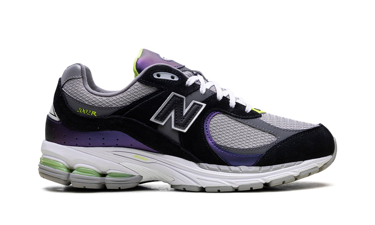 2002R "DTLR - Purple Noir" m2002rhi