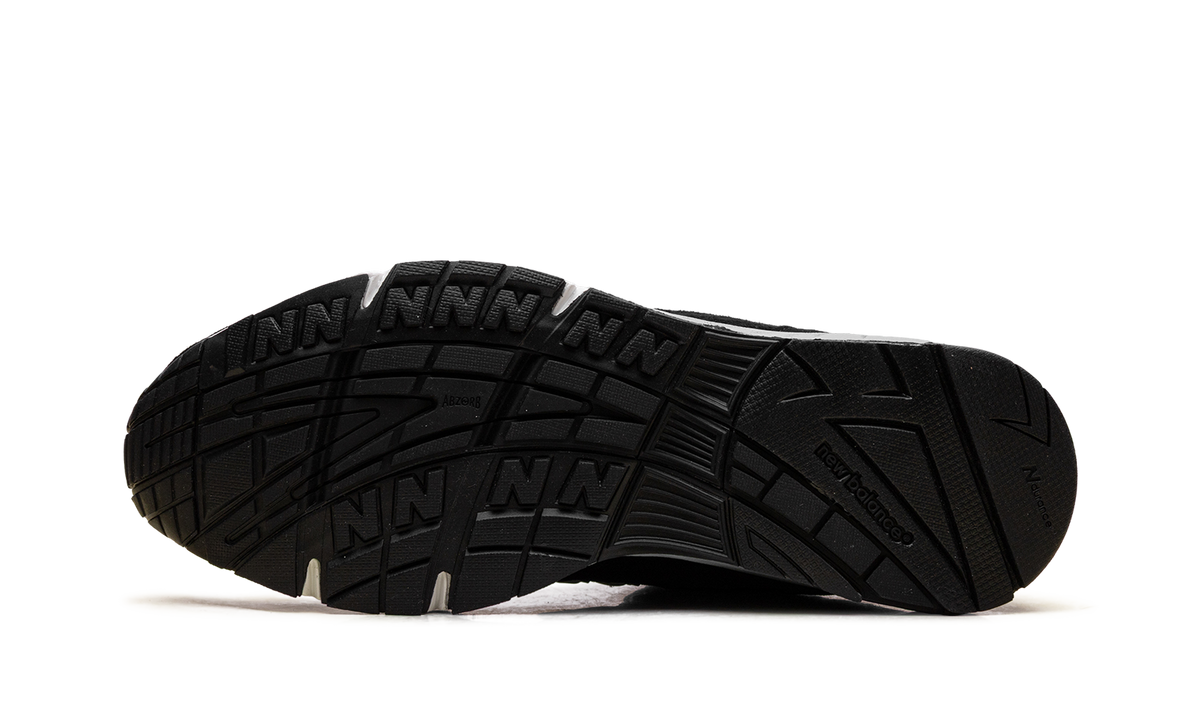 991 "Made in UK - Black Silver" M991EKS