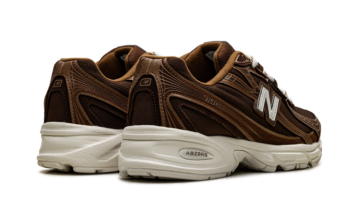 740 "Pumpernickel Brown Off White" U7407IK