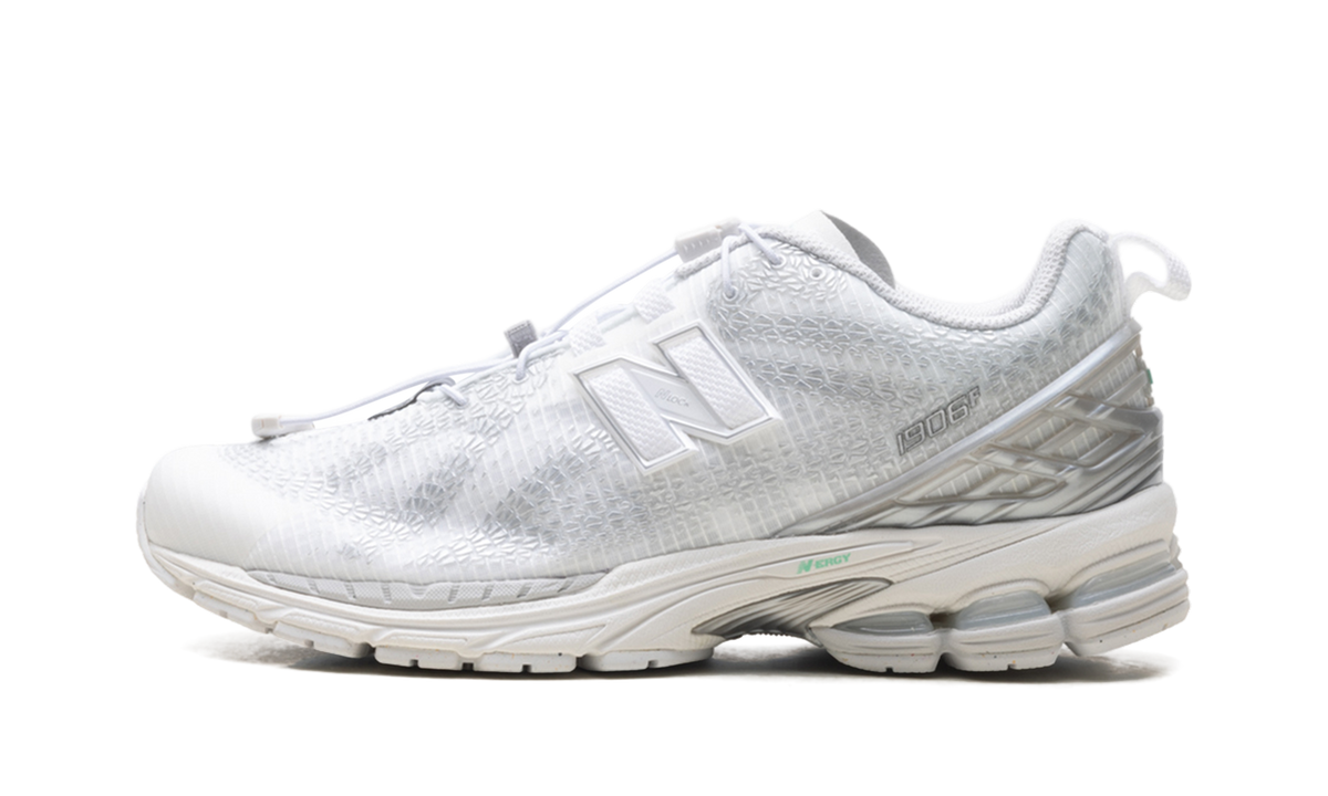 1906F "White Silver Metallic" U190611X