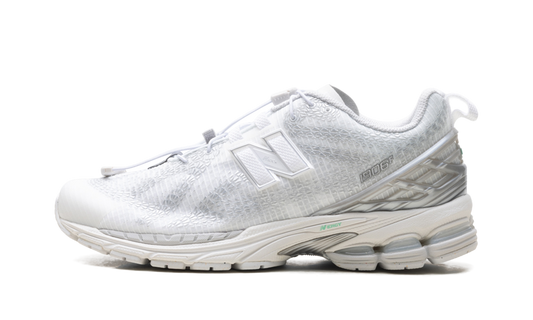 1906F "White Silver Metallic" U190611X