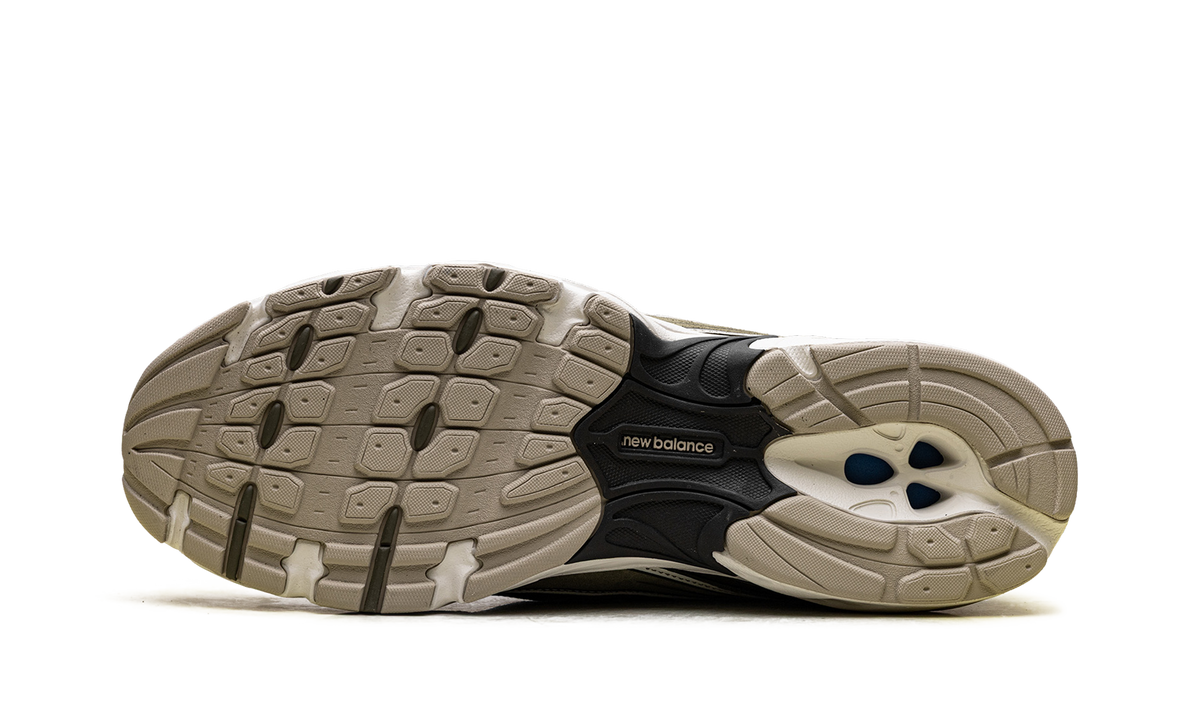 740 "Woodland Wakame Brown" U7405I5