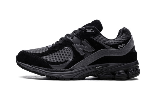 2002R "Black Magnet" M2002RBL